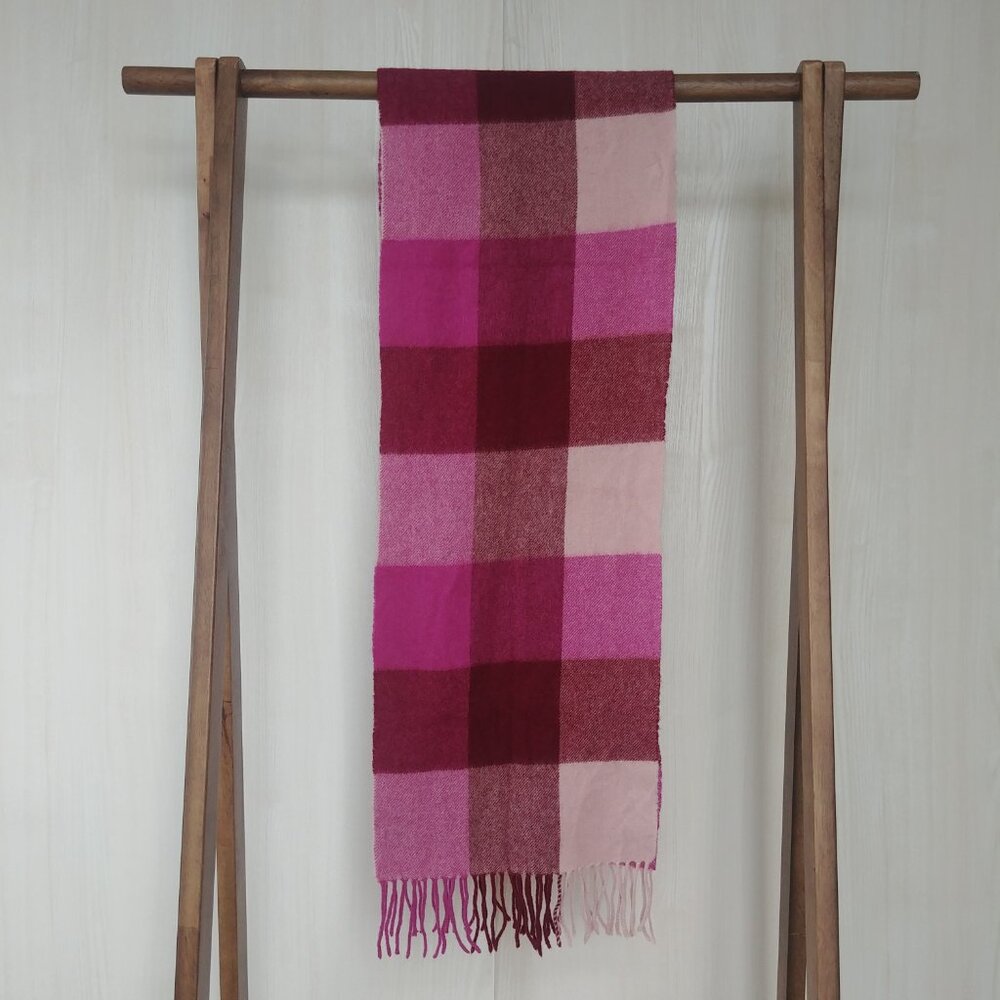 Opaque Clip Tokyo pure wool pink plaid scarf with fringe - Picture 2 of 7